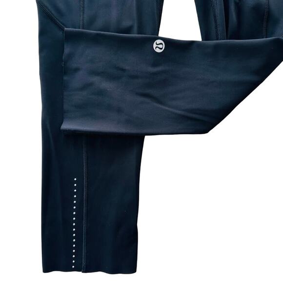 Lululemon Fast & Free Crop II *Nulux 19" Black Size 2 Reflective Run Gym Workout - Picture 3 of 6